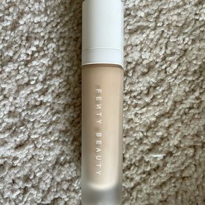 Fenty Beauty Pro Filt’r soft matte foundation #185